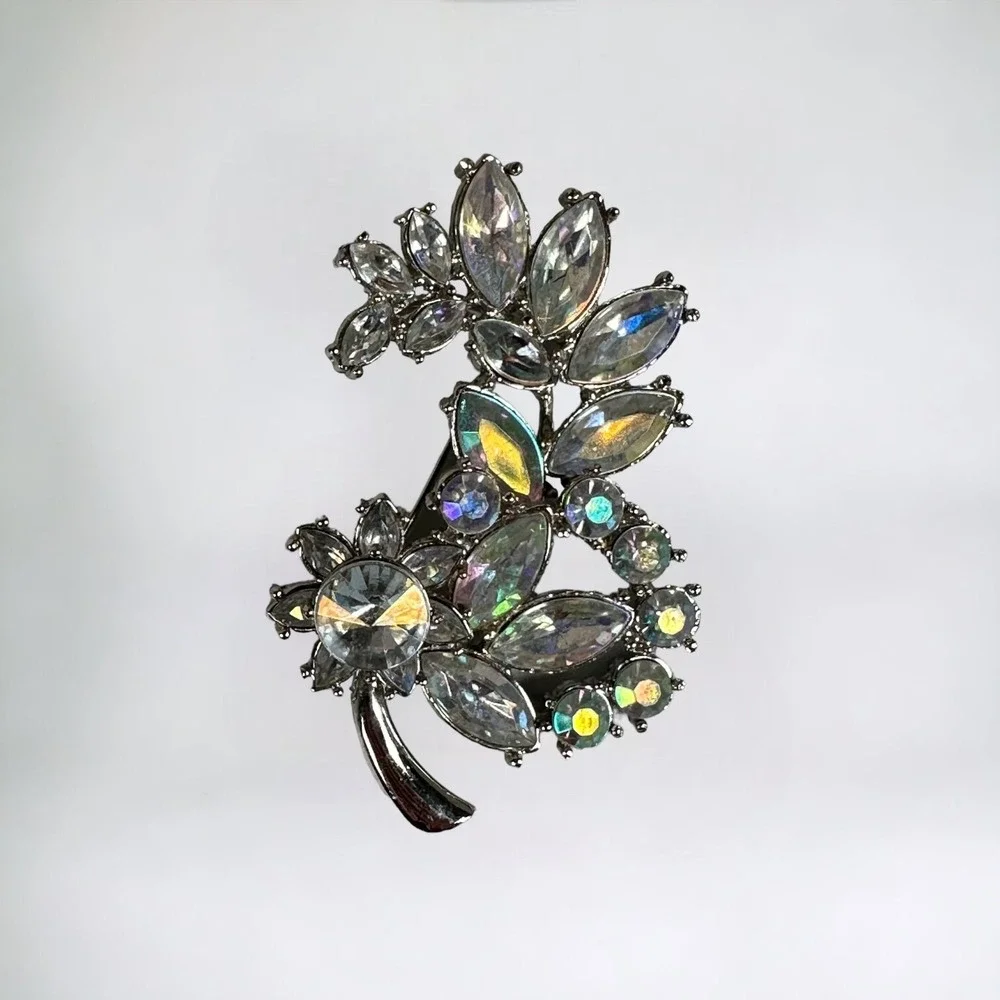 Vintage Clear Rhinestone Brooch Pin Silver Tone Statement Colors In‎ Light